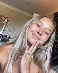 I could be naked in this photo but I forgot tbh 🃏