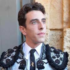 Bullfighter Ignacio Olmos. Reserve your tickets in Servitoro.com