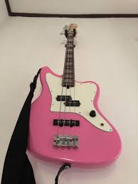 Unique features at a glance: Fender Bass Jaguar Mark Hoppus Blink 182 Custom Musik Media Alat Di Carousell