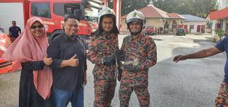 #bro nak tanya,kalau kereta dah kurang mantap.macam mana nak bagi pretasi dia mantap balik?ada cara ke?ke nak tukar enjin gak. Siap Bunyi Siren Tak Sampai Seminit Settle Masalah Lelaki Ni Kongsi Kisah 8 Hero Avengers Uniform Bomba Bantu Selamat Kucing Keluarga