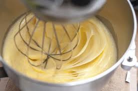 Recette Creme Au Beurre L Originale En Video Recette Recette Creme Creme Au Beurre Facile Recette