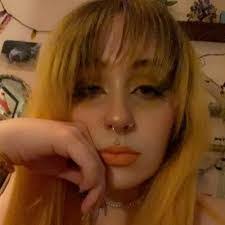 Eliza Perkins's Instagram, Twitter & Facebook