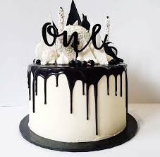 Black And White Birthday Cake Design Pin By Shura On Fiesta Birthday Drip Cake Drip Cakes White Birthday Cakes