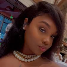 I love how handsome he grew up and his tone his voice his style 🔥 👑