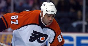 Washington capitals forward donald brashear has been suspended for six. Former Flyers Enforcer Donald Brashear Now Working At A Tim Hortons In Quebec Phillyvoice