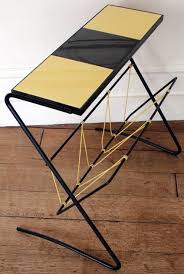 Table Porte Revues Scoubidou Jaune Et Carreaux De Ceramique Jaune Et Noir Annees 50 60 Sillas