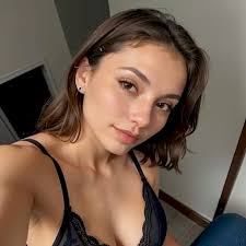 Where the single people at?