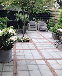 low budget bestrating met luxe uitstraling trottoirtegels met rode klinkers tuin ideeen tuin tuin bestrating