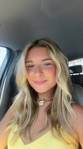 Karlee Hayden's Instagram, Twitter & Facebook