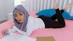 Hijab Hookup - Hot Muslim Teen with Hijab Twerks her Huge round Booty for  Lucky Stud POV Style - Pornhub.com