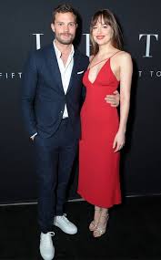 Photos From What The Fashion E Online Red Dress Fashion Red Carpet Looks