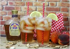 Whether it is apple cider, apple juice, or one of the tasty apple brandies, vodkas, or schnapps, the fruit is a great foundation for mixed drinks. Delicious Crown Peach Drink Food Fun Faraway Places