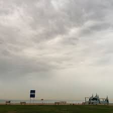 half moon الهاف مون نصف القمر بحر الدمام sea dammam ksa السعودية saudi غيوم clouds sky سما high quality photography photography around the worlds