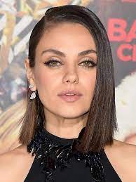 Her mother, elvira, is a physics teacher, her father, mark kunis, is a mechanical engineer, and she has. Compare Mila Kunis Height Weight With Other Celebs