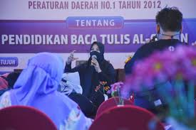Contoh report text dan soal 1. Fatma Wahyuddin Usul Pemkot Makassar Buat Perwali Baca Tulis Alquran