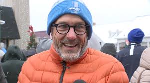 Lions playoff tickets up for grabs, hundreds visit bakery plus Amon-Ra St.  Brown