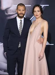 James lu par sévérine cayron, avec la participation de julien bocher. Cinquante Nuances Plus Sombres Le Film Detient Un Record Peu Flatteur Purepeople