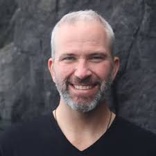 Amanda Hofer (@amandahugnkiss)