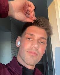 Aaron Molnar's Instagram, Twitter & Facebook