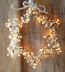 Beleuchtete Weihnachtssterne Furs Fenster Und 40 Weitere Ideen Selber Basteln Wohnideen Und Dekoration Weihnachtsstern Basteln Weihnachten Licht Weihnachtsbeleuchtung