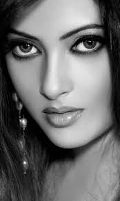 Beautiful Indian Woman Portrait Black And White Pin By Richard Potter On Gorgeous Beautiful Eyes Beautiful Lips Girl Face