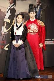 The following the moon that embraces the sun episode 3 english sub has been released. Han Ga In And Kim Soo Hyun Lead Roles Of The Moon Embraces The Sun Kim Soo Hyun Korean Drama Korean Outfits