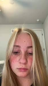 Leslie Grim's Instagram, Twitter & Facebook