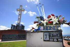 Mount soledad is a prominent landmark in the city of san diego, california, united states. Memorial Day Salute To A Navy Legend Pearl Harbor Hero S Story Focus Of Service At Mount Soledad In La Jolla La Jolla Light