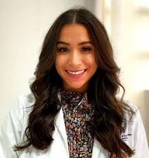 Paula Brault's Instagram, Twitter & Facebook