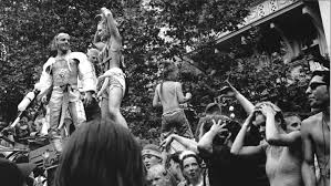 September unter dem titel bourgeoisie swing und molotov cocktails dem amerika haus im wandel der zeit. C O Berlin No Photos On The Dancefloor 30 Jahre Clubkultur Groove