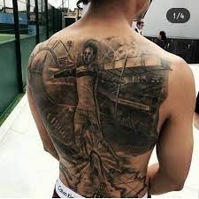 The german got his entire back designed and, at first glance, it doesn't look too bad. Dream Team On Twitter Did You Know Leroy Sane Was A Man United Fan Growing Up And Has Wayne Rooney S Infamous Manchester Derby Bicycle Kick Tattooed On His Back Https T Co Sesskryynt