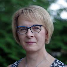 Claire Thomas's Instagram, Twitter & Facebook