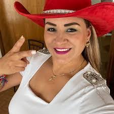 Elena Aldama's Instagram, Twitter & Facebook