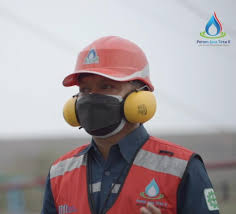 Lambang anak bulan membawa maksud islam sebagai agama rasmi negara sementara bintang pecah 14 menunjukkan perpaduan 13 buah negeri dan kerajaan persekutuan. Standar Warna Helm Safety Di Tempat Kerja Andiballadho Com