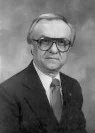 Warren, head of Elk Yarn Mill, dies