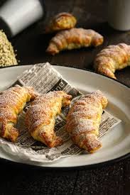 Marzipan Schoko Croissants Einfach Schnell Lissi S Passion Rezept In 2021 Lecker Teig Rezept Rezepte