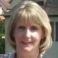 Lynn Ayres's Instagram, Twitter & Facebook