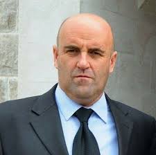 Milan Janković Jaza: Crnogorci koji su u Beogradu držali komisone gde su  prodavali garderobu, imali su problema sa svojim sunarodnicima koji bi  dolazili da im uzimaju robu ili pokušavali da ih reketiraju.