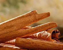 Flowers are long, and grow in bunches. Cinnamon Wikipedia