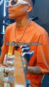 🎸🔥 Gravação de peso no estúdio!, Hoje foi dia de registrar as linhas de  contrabaixo da banda EntreTons, com muito groove, precisão e vibe boa no  ar! 🎶🎛️, Mais um passo dado nesse projeto que tá ...
