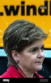 Carrie Irvine's Instagram, Twitter & Facebook