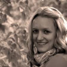 Heidi Dummer's Instagram, Twitter & Facebook