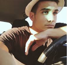 6942.714.432), όπισθεν του ωδείου athenaeum, το οποίο. Giwrgos Kakosaios Entypwsiazei Ta Plh8h O Gios Toy Giannh Ploytarxoy