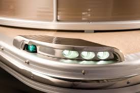 Bennington 2552 Qcw I O Custom Led Docking And Navigation Lights Standard On The Q Series Are Stored In An Att Pontoon Boat Pontoon Pontoon Boat Accessories
