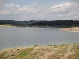Sebanyak 5268 keluarga kehilangan tanahnya akibat. Objek Wisata Waduk Kedung Ombo