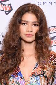 Wavy Hair Zendaya In 2021 Curly Hair Styles Naturally Guest Hair Curly Hair Styles