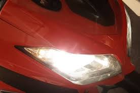 Beli lampu hid ninja 250 online berkualitas dengan harga murah terbaru 2021 di tokopedia! Bohlam Headlamp Kawasaki Ninja 250 Fi Putus Pakai Ini Lebih Irit Gridoto Com