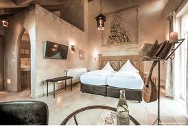 Check spelling or type a new query. Erlebe Eine Mittelalterliche Ubernachtung Bei Ravensburg Kurztrip Besonders Mittelalter Doppelzimmer Ubernachtung Aussergewohnliche Hotels