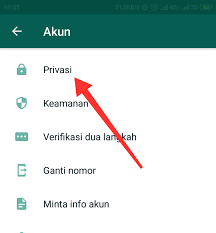 Pertama, buka aplikasi whatsapp di hp android kamu, seperti contoh pada gambar. Cara Menolak Undangan Grup Whatsapp Secara Otomatis Inwepo