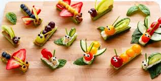 Comment Creer De Mignons Insectes Avec Des Legumes Et Des Fruits Recettes Ma Fourchette En 2020 Nourriture Amusante Fruits Sains Nourriture Pour Enfants
